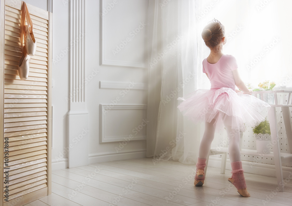 Obraz premium girl in a pink tutu