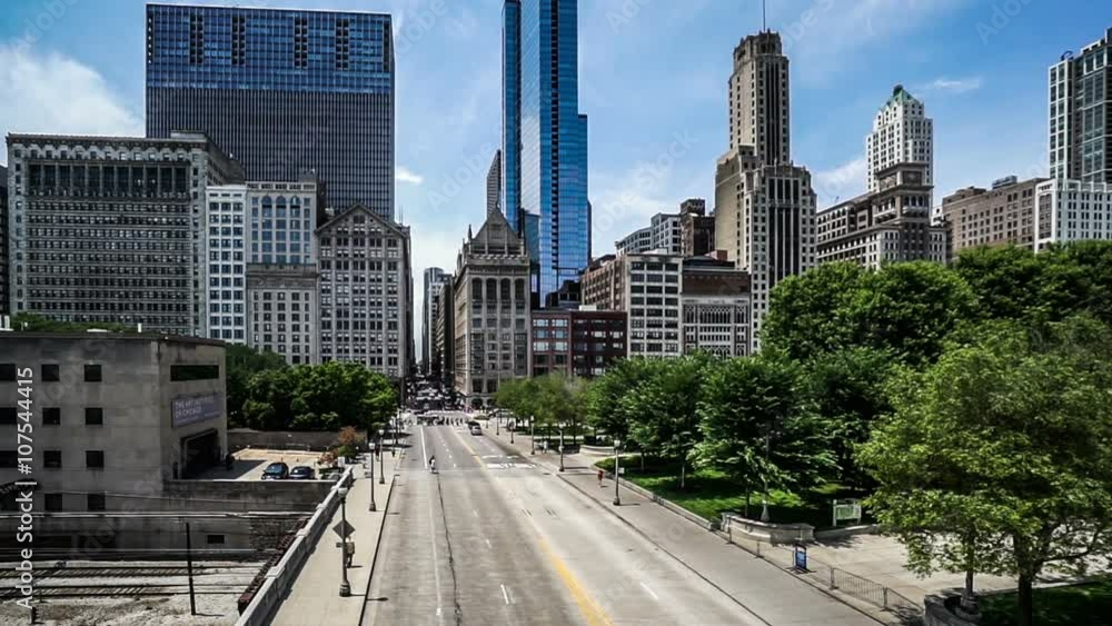 The buildings and traffic in Chicago downtown. Fast forward
The buildings and traffic in Chicago downtown. Fast forward