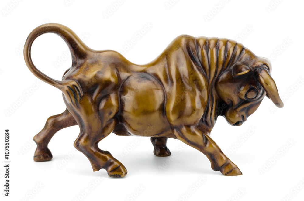 Obraz premium bull sculpture isolated on white background clipping path