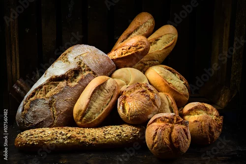 Panel kuchenny z motywem Different types of bread and rolls