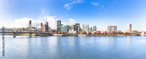 Obraz na płótnie water,skyline and cityscape in portland