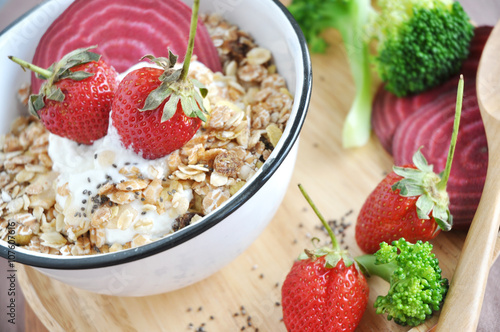 Muesli with Fresh Strawberries