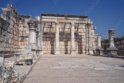 Säulen im Tempel