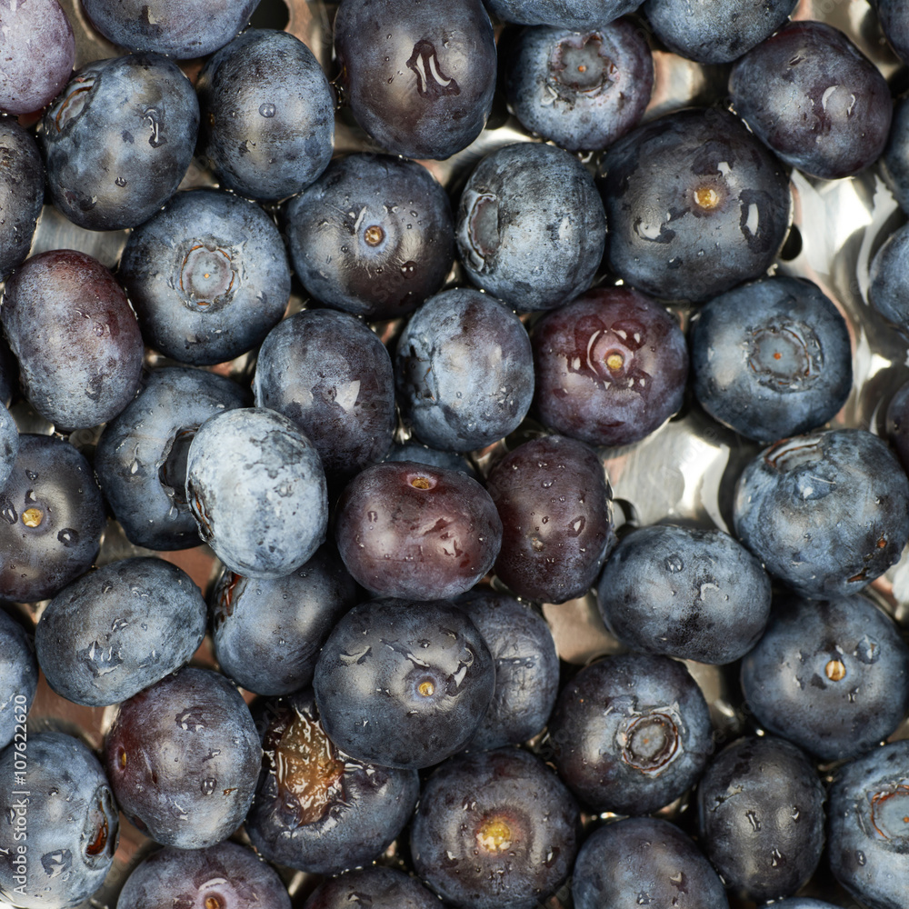 Fototapeta premium Surface coated with bilberries