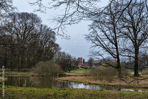 Historische Gartenanlage: Lennépark (ehemaliger Schlosspark) und Dorfkirche in Blumberg