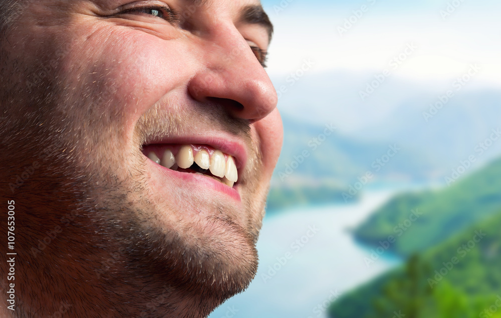 Obraz premium Man smiling