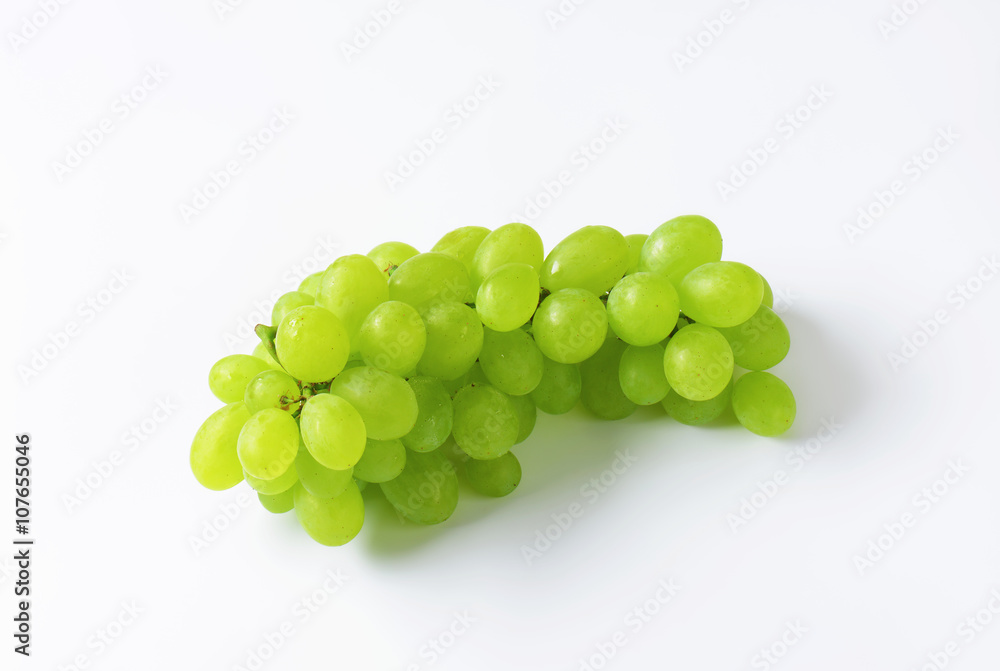 Fresh white grapes