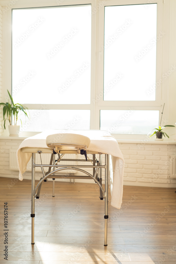 Fototapeta premium massage table