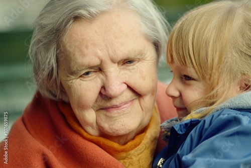 Obraz na płótnie Grandmother and granddaughter. Happy family. w salonie