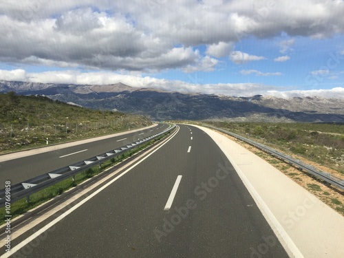croatian highway © Nino Pavisic