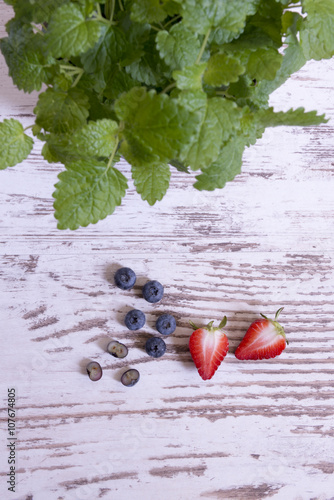 Erdbeeren / Heidelbeeren photo