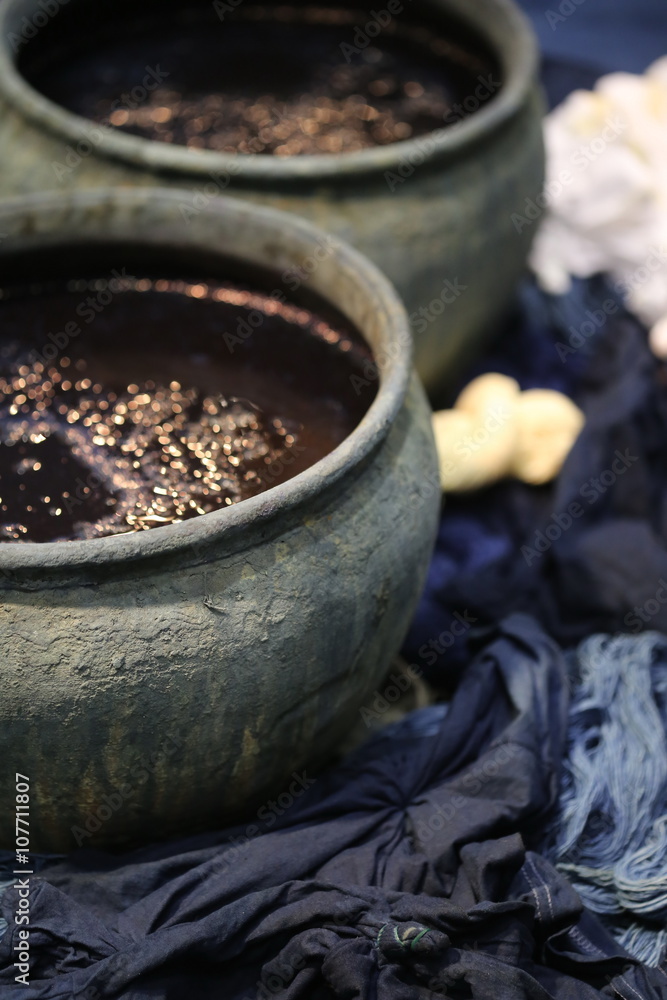 Dyeing Pots with colorful yarns dyed to blue fabric Dyeing Pots with colorful yarns dyed to blue fabric