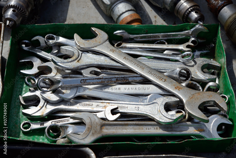 Fototapeta premium chromium wrenches