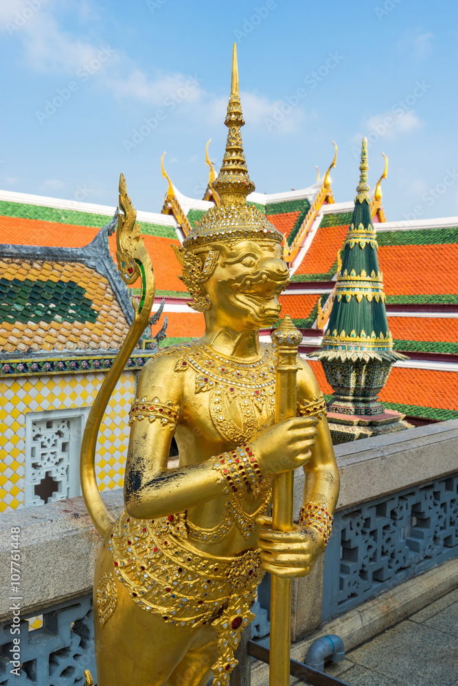 Fototapeta premium Asurawayupak (half bird half monkey) statue in Grand Palace