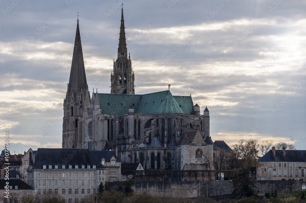 Cathédrale de Chartres au coucher de soleil
