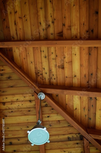 Cedar Wood Plank Ceiling 2 / Providing an interesting look, the tongue and groove cedar wood planked ceiling brings out the the beautiful natural rustic feeling.