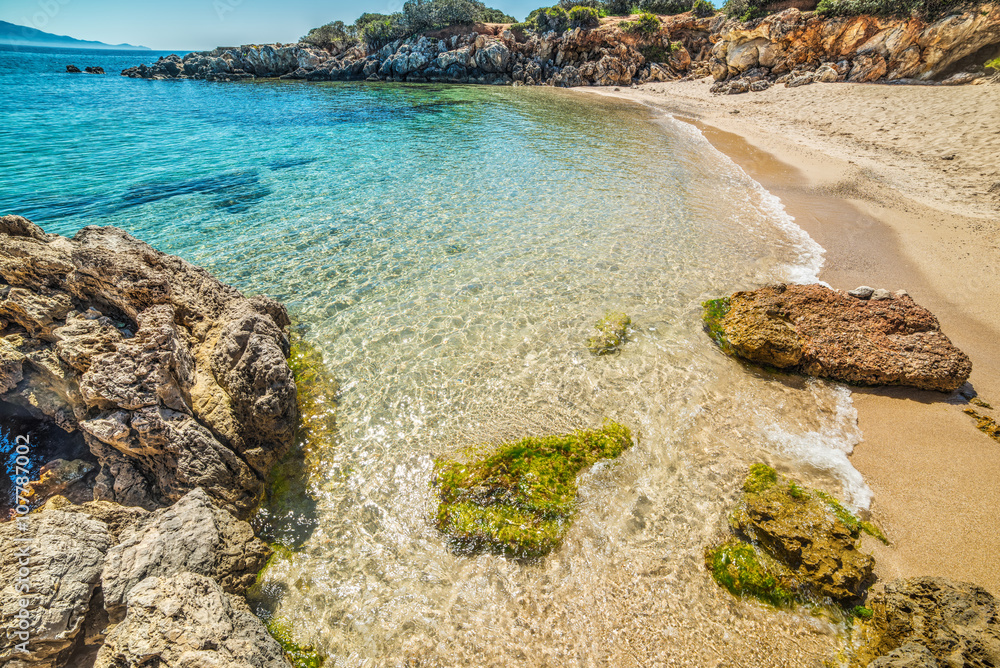 Obraz premium rocks and turquoise water