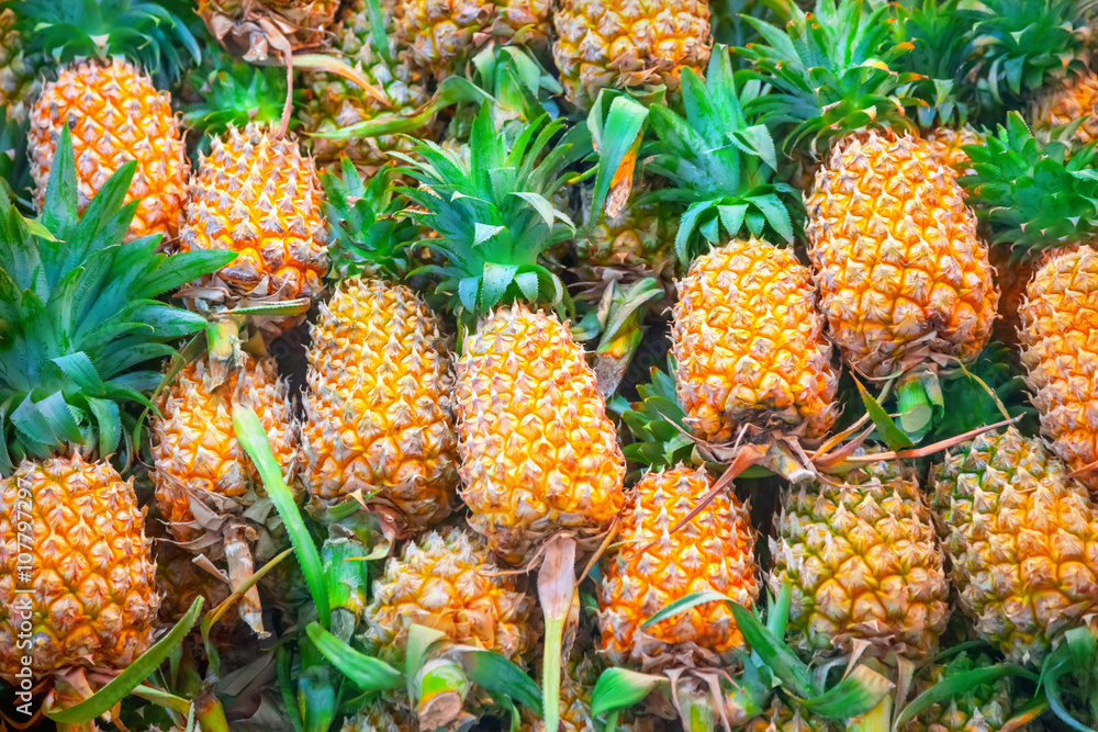 Pineapples Pineapples