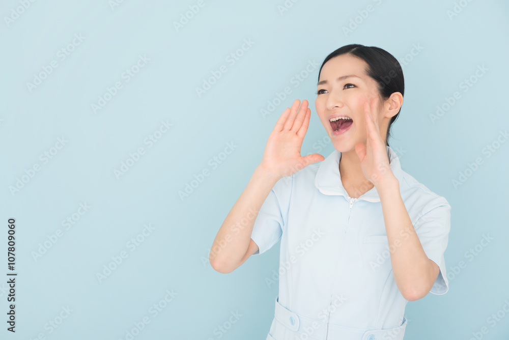 女性看護師
女性看護師