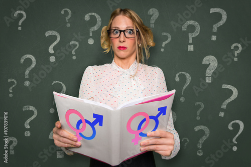 Fotografia Men and Women relationship advice book article blog column reader question mark