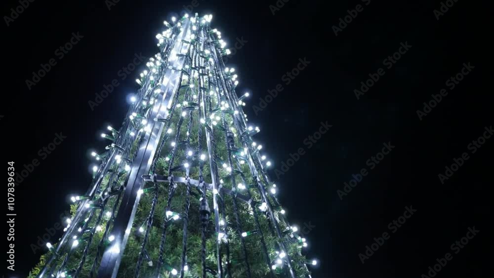 Christmas tree lights blinking in the dark 4K 3840X2160 30fps UltraHD