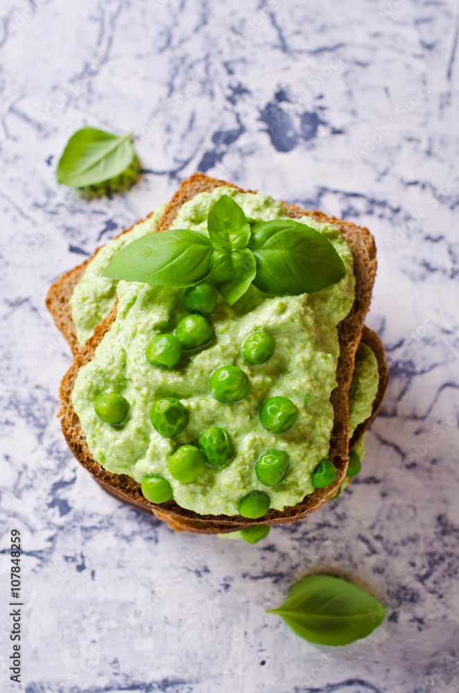 Sandwich with pea puree Sandwich with pea puree