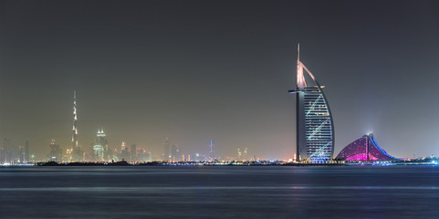Crédence de cuisine Burj Khalifa Panorama nocturne de la ville de Dubaï  © MohammedTareq