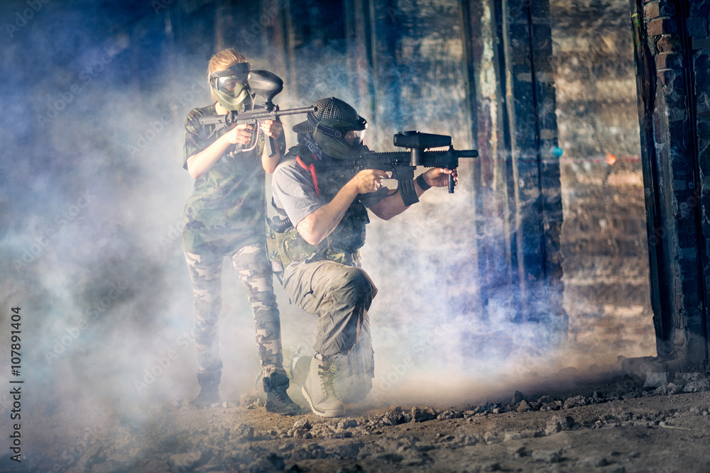 Fototapeta premium Two friends in paintball