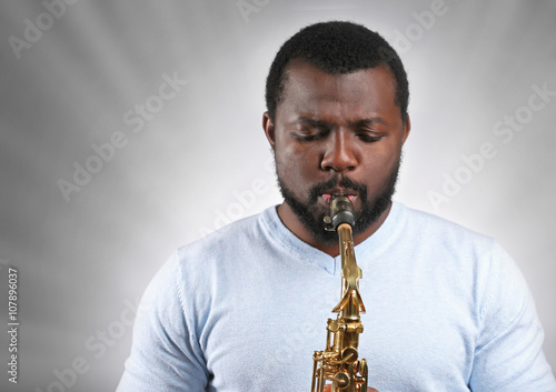 Canvas Print African American jazz musician playing the saxophone