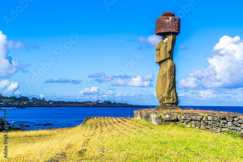 Moai at Ahu Ko Te Riku photo