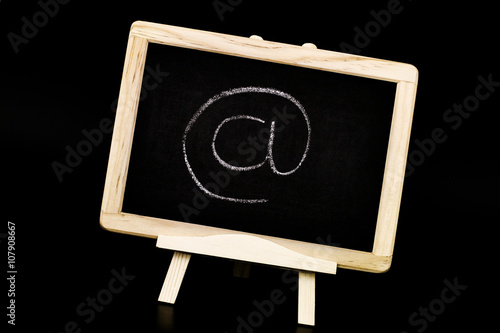 E-Mail-Symbol auf Schultafel photo