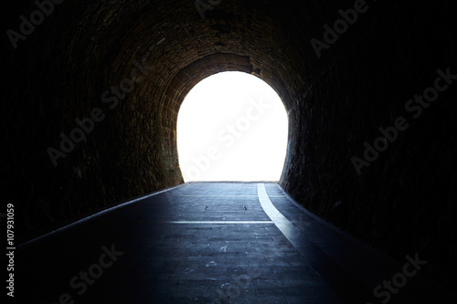 Fototapeta stary tunel