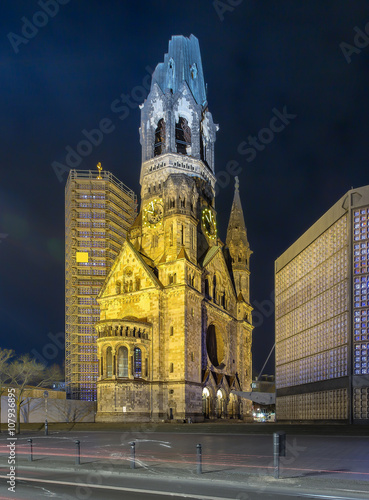 Kaiser Wilhelm Gedächtniskirche in Berlin bei Nacht