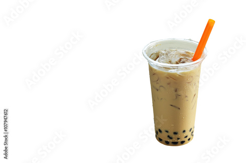 Obraz na płótnie milk tea isolated on white background w salonie