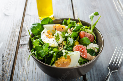 Fotografija Lamb lettuce salad with eggs