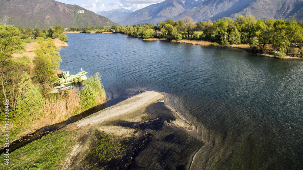Obraz premium Mouth of the Mera river (Como lake)