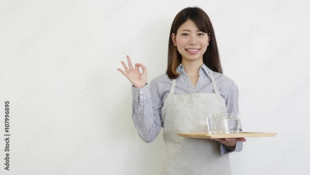 女性 エプロン トレー コップ 女性 エプロン トレー コップ