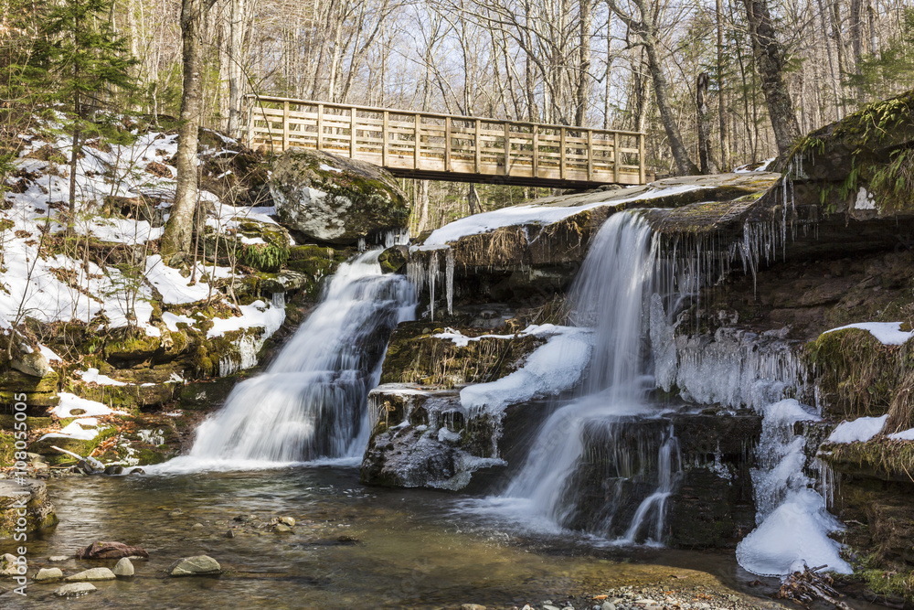 Fototapeta premium Spring at West Kill Falls