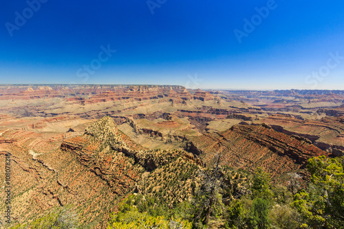 Grand Canyon, south rim,  sunny day with blue sky © Björn Alberts