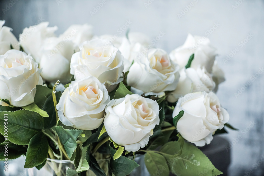 Naklejka premium białe róże