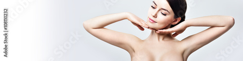 Bilde på lerret Young beautiful woman. perfect skin. armpit's care