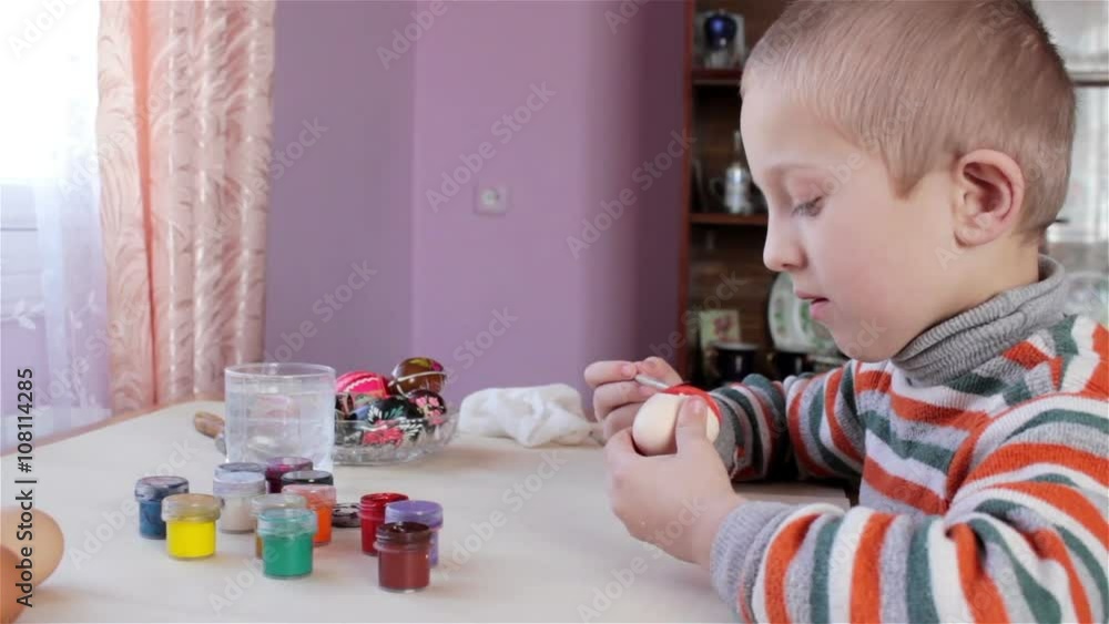 Easter eggs draw paints/paint eggs Easter eggs paints on Easter holiday Easter eggs draw paints/paint eggs Easter eggs paints on Easter holiday