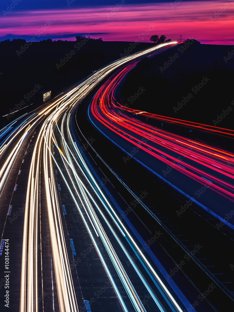 Lichtspuren, Autobahn bei Nacht