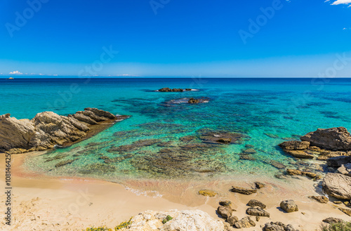 Fototapeta Naklejka Na Ścianę i Meble -  Idyllic view of an beautiful coast with turquoise clear water