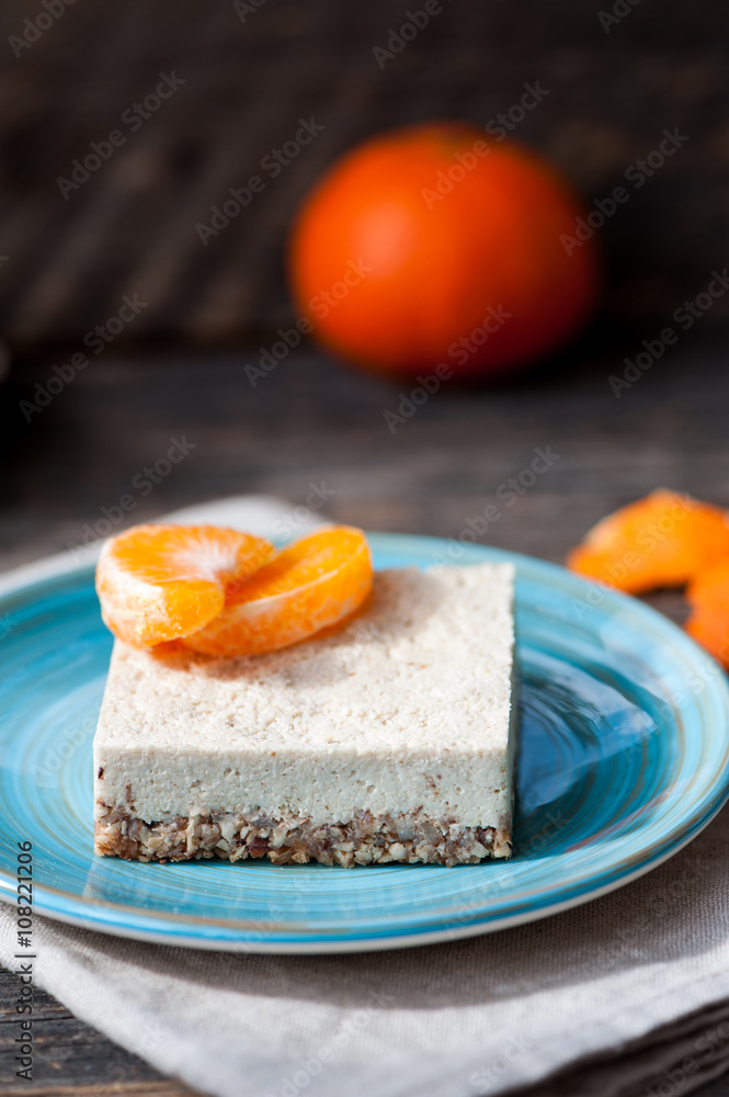 Raw vegan cheese cake with oranges Raw vegan cheese cake with oranges