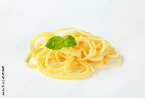 cooked long spaghetti