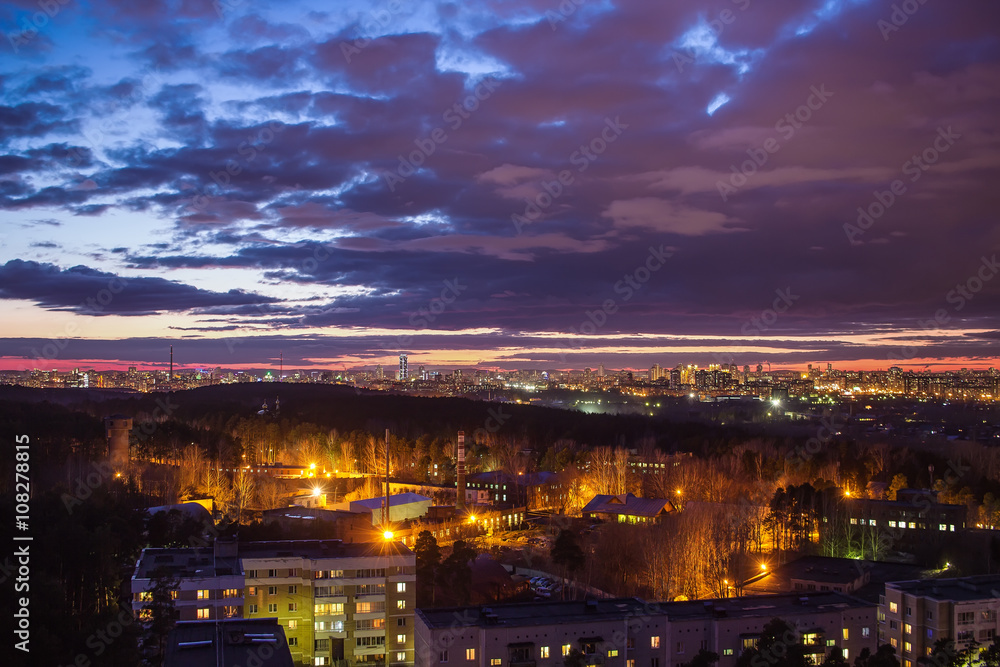 Fototapeta premium sunset over Yekaterinburg dusk night cloudy