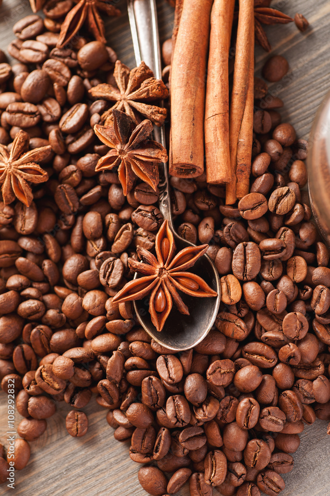 Composition with coffee and aromatic ingredients