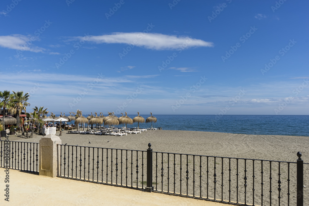 bonita playa de Casablanca en la costa del sol de Marbella, Andalucía