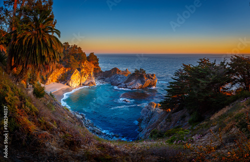Εκτύπωση καμβά Sunset at McWay Falls, Julia Pfeiffer State Burns  Park